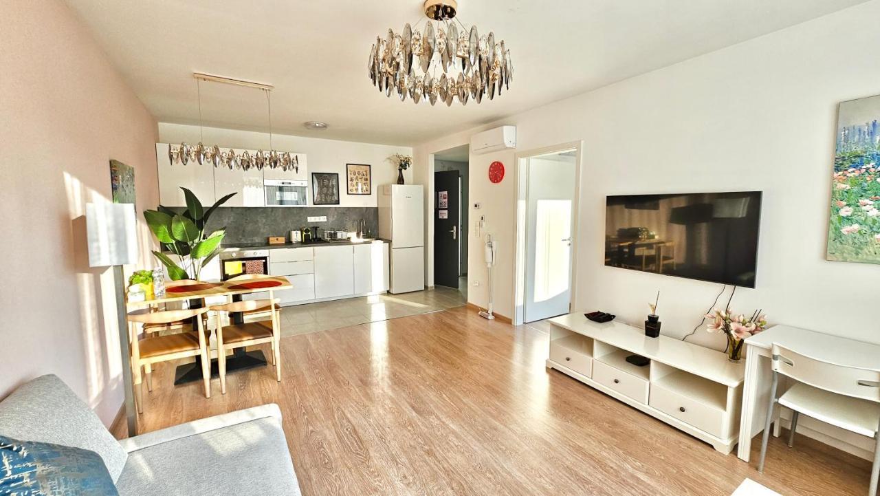 L&L Home Budapest Exterior photo